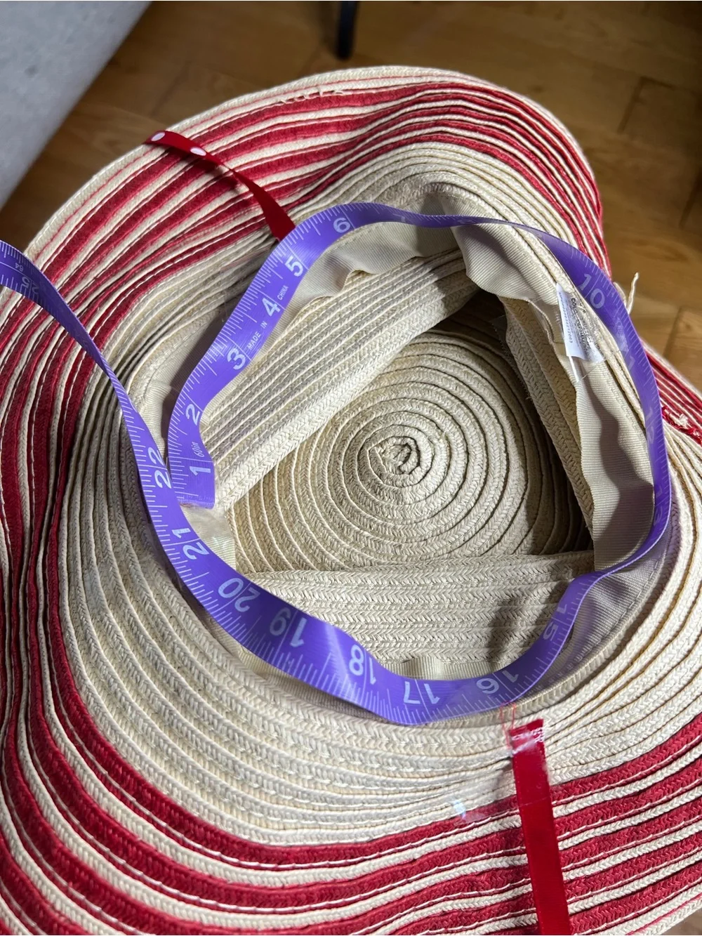 Vintage Red and Cream Wide-Brim Sun Hat - Picture 6 of 6
